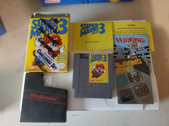 Nintendo NES Challenge Set Console